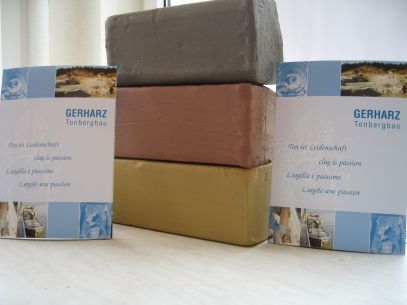 Deutschlandfahne aus Tonhubeln Deutschlandfahne aus Tonhubeln